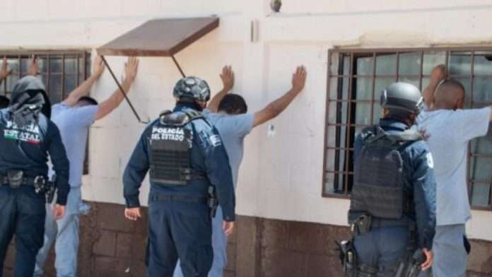 Envían al Cereso a dos hombres tras ser vinculados por robo en un jardín de niños en Coahuila