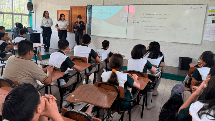 Estudiante de secundaria resulta herida tras discusión con su compañera; la atacó con un cúter