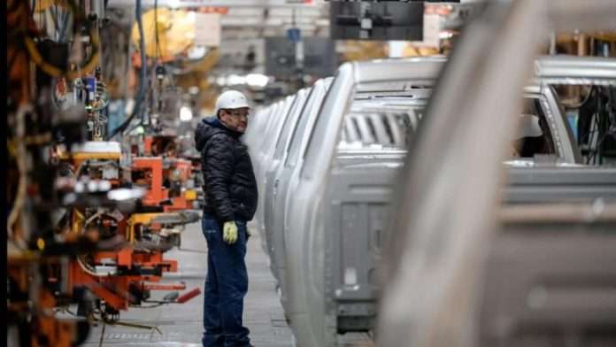 Hombre muere en su trabajo durante accidente con maquinaria pesada en Coahuila