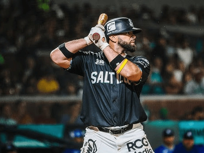 Peraza llega con la misión de fortalecer la defensiva y aportar ofensivamente al equipo.