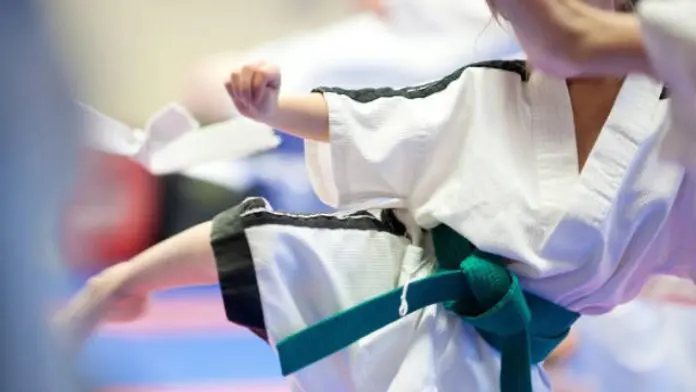 Joven denuncia a su profesor de taekwondo; él abusó de ella y su hermana