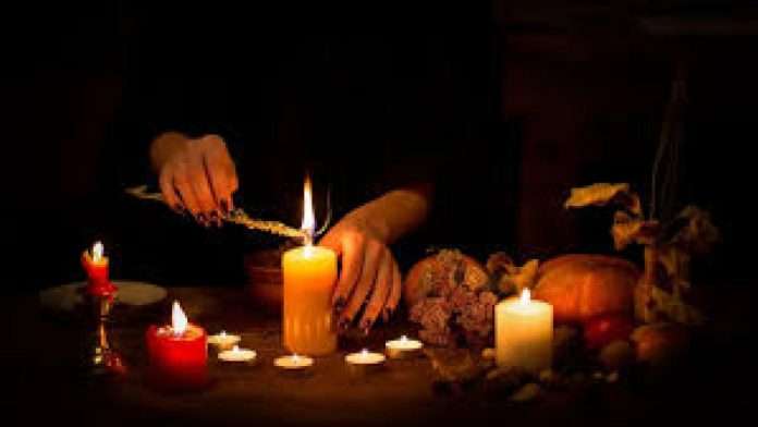 Niño de seis años fallece durante un ritual espiritual; su madre oculta el cuerpo por dos semanas