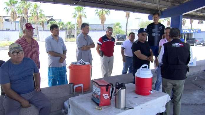 Obreros de AHMSA exigieron que el secretario general del Sindicato Nacional Democrático, Ismael Leija Escalante, no participe en las negociaciones con el síndico de la quiebra de AHMSA, Víctor Manuel Aguilera Gómez, ni ante el Juzgado de Concursos Mercantiles presidido por la jueza Ruth Haggi Huerta García.