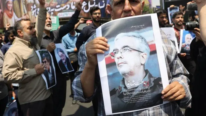 Presidente de Irán reitera que no suspenderá programa nuclear y advierte con una posible respuesta más fuerte