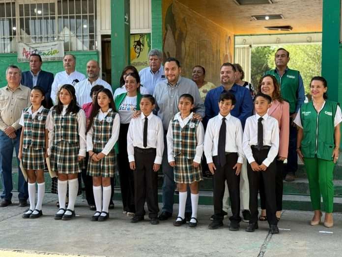 Encabeza Carlos Villarreal lunes cívico en la escuela Francisco I Madero