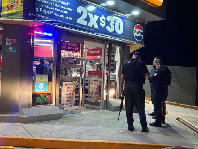 Policía evitó asalto en Oxxo en la Borja