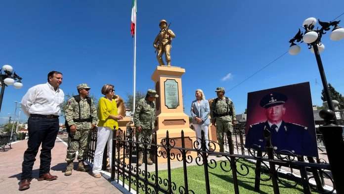 El municipio de Múzquiz rinde homenaje al General Maurilio Falcón renombrando la Plaza del Soldado