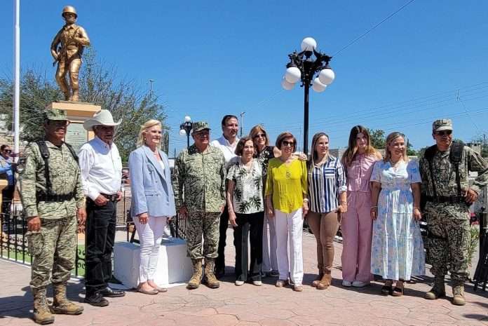 La alcaldesa Laura Jiménez Gutiérrez inaugura la remodelación de la Plaza del Ejército en Múzquiz