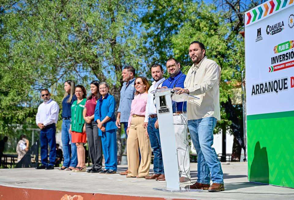 Arranca Alcalde de Monclova pavimentación en la colonia Regina en apoyo al CBTIS 36
