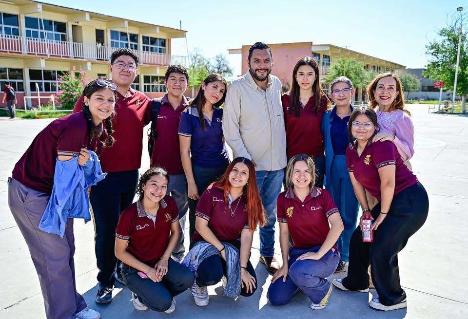 Arranca Alcalde de Monclova pavimentación en la colonia Regina en apoyo al CBTIS 36