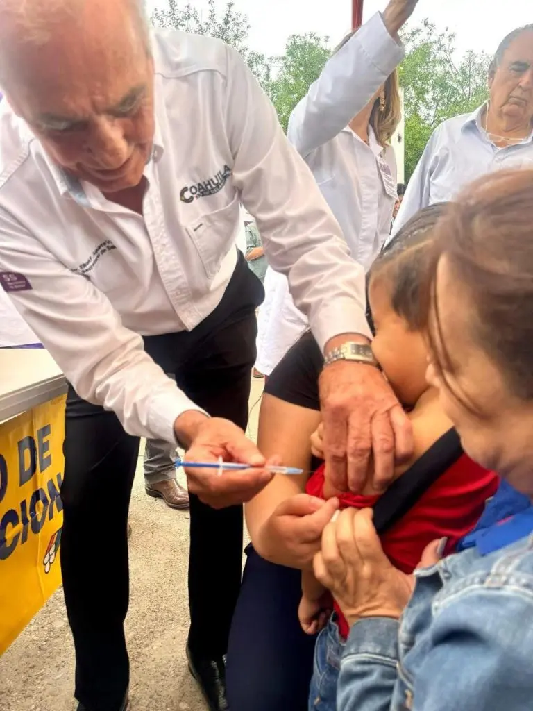 Permanente en Coahuila campaña de vacunación contra sarampión y tosferina