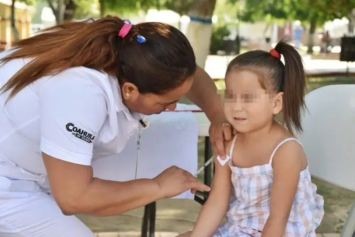 Permanente en Coahuila campaña de vacunación contra sarampión y tosferina