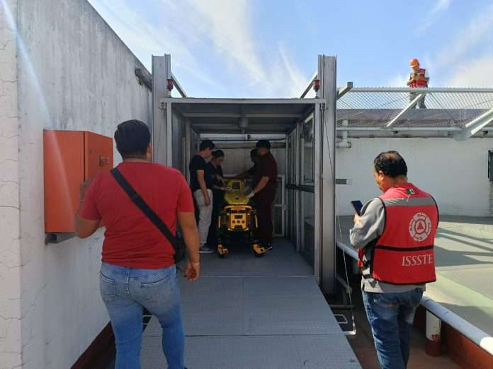 Reconoce ISSSTE labor de paramédicas y paramédicos en su día