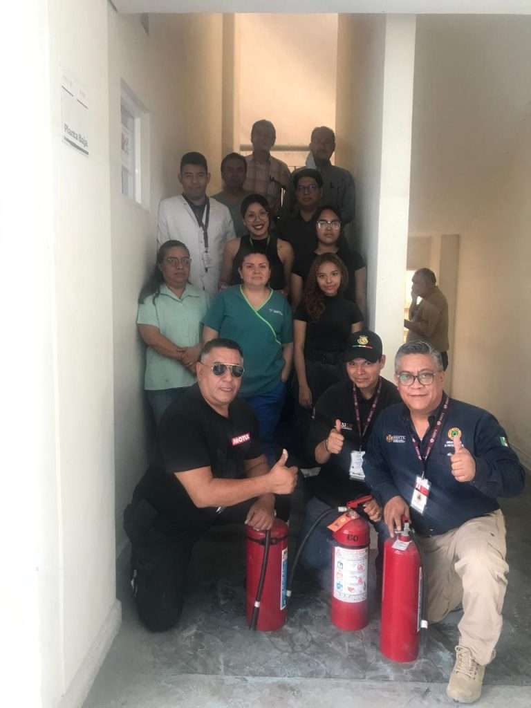 Reconoce ISSSTE labor de paramédicas y paramédicos en su día