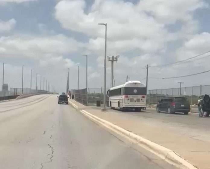 Confirman la llegada de repatriados por la frontera norte de México