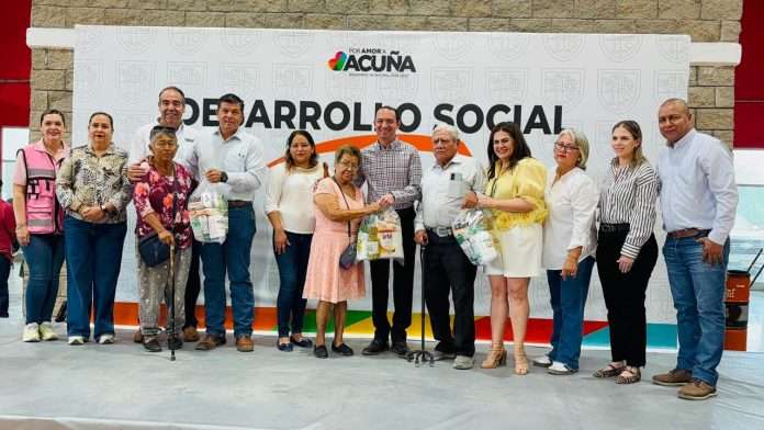 Entregan programa ‘’con amor, alimento para todos’’ a familias acuñenses
