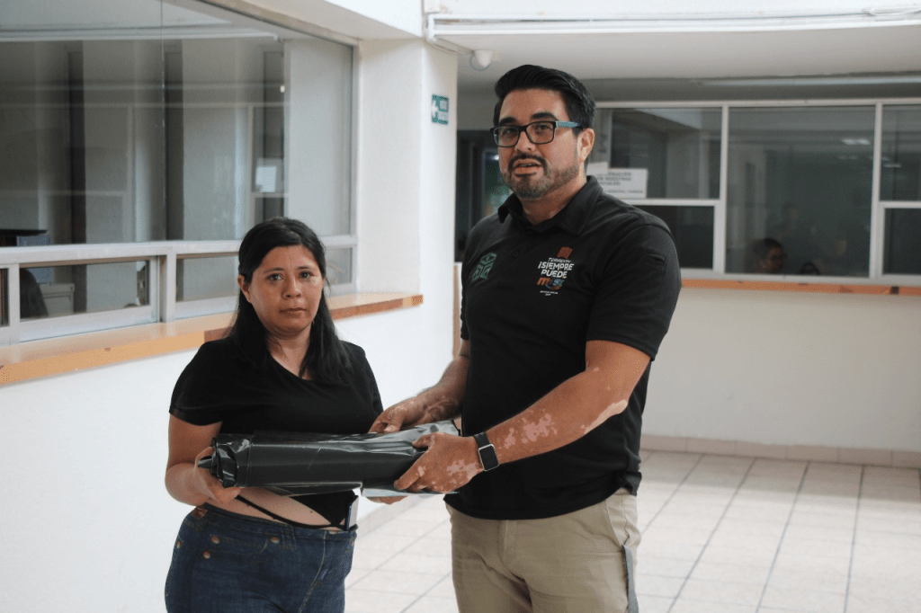 Realizan entrega preventiva de hule ante pronóstico de lluvias