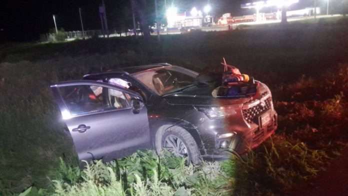 Cuatro personas resultan lesionadas tras choque entre camioneta y tráiler en la carretera 57