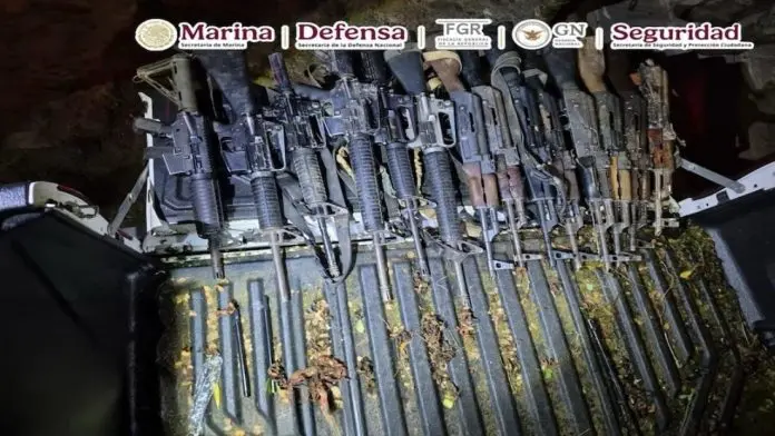 Detienen a 11 personas de 'La Mayiza' tras enfrentamiento con policías en Sinaloa