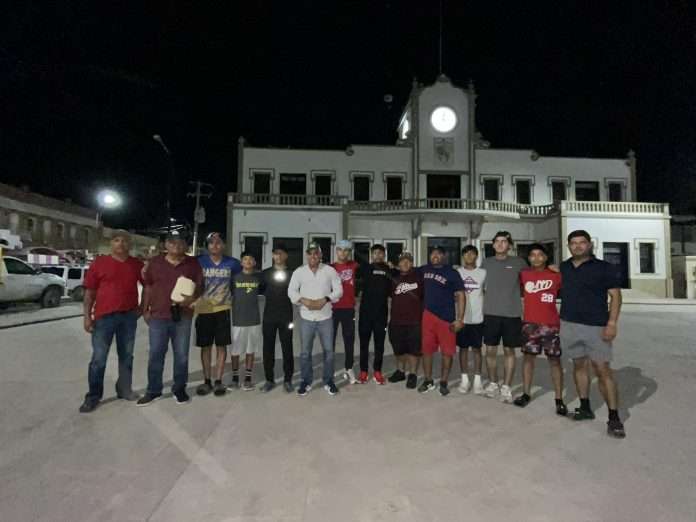 El alcalde de Sabinas despidió a los deportistas
