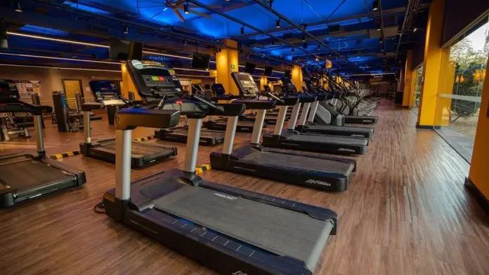 Fallece un hombre al interior de un gimnasio Smart Fit
