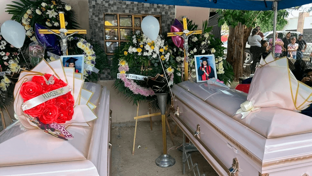 Familiares despiden a madre y a las tres hermanitas; padre pide justicia