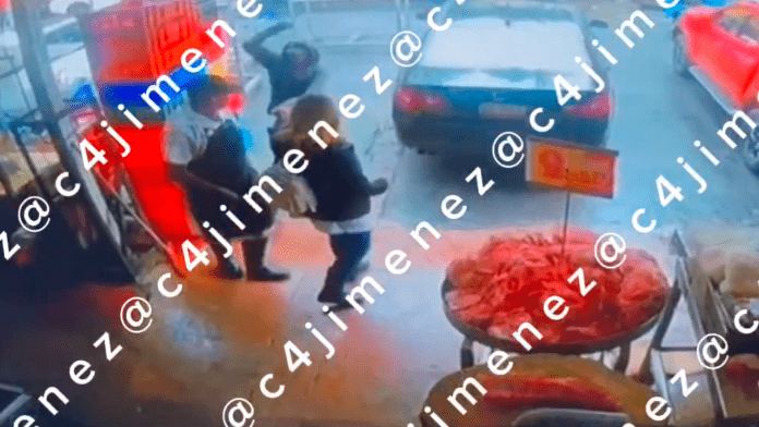 Hombre apuñala a dos trabajadores de carnicería por una 'orden del diablo'