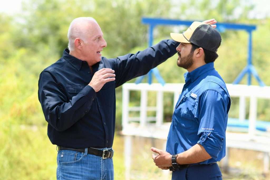 Román Cepeda supervisa la laguna de regulación de la Santiago Ramírez