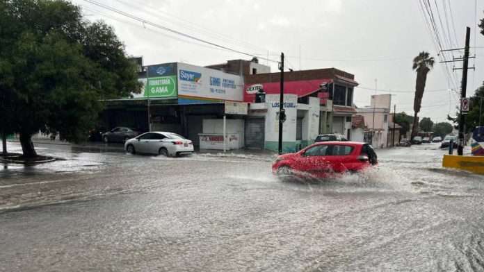 Lluvia azota con fuerza en Coahuila; reportan daños en múltiples zonas