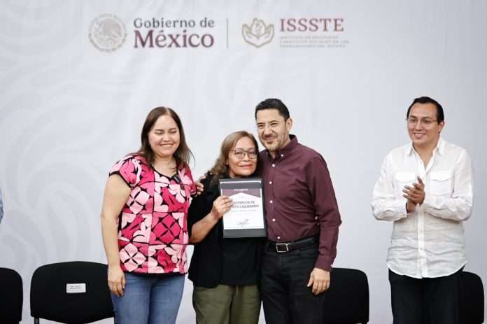 Entrega Martí Batres 300 constancias de condonación de deudas a créditos de vivienda, en Morelos