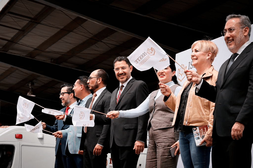 ISSSTE renueva su flota de ambulancias con 695 unidades nuevas