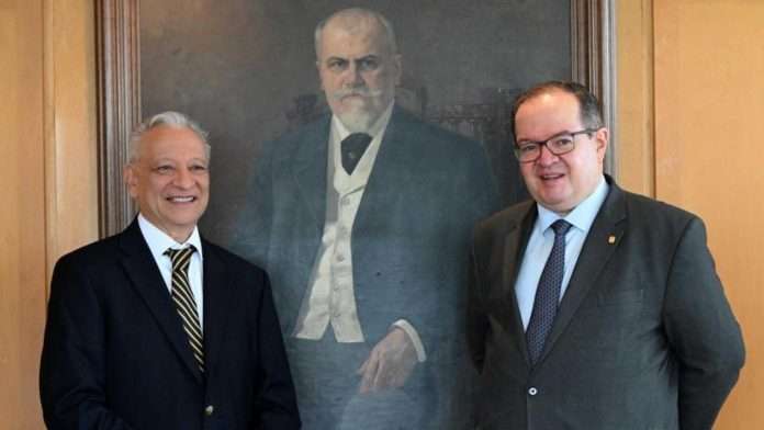 Pemex y UNAM firman convenio para impulsar ciencia y energía en México