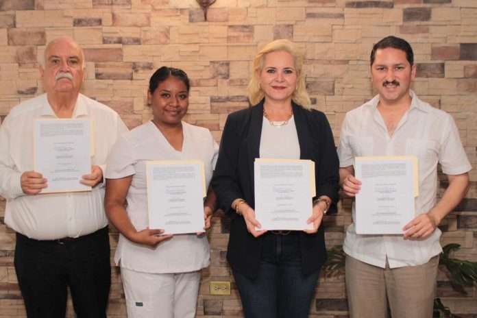 La alcaldesa Laura Jiménez firma convenio para fortalecer los servicios médicos en el Ejido El Nacimiento