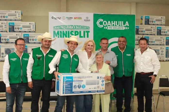 El programa Mejora Coahuila entregó minisplits a bajo costo en Múzquiz, beneficiando a decenas de familias.