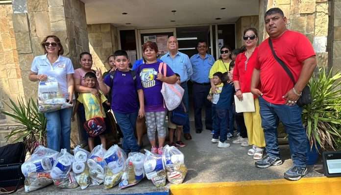 Diez familias de Múzquiz reciben apoyo de traslado al CRIT Saltillo