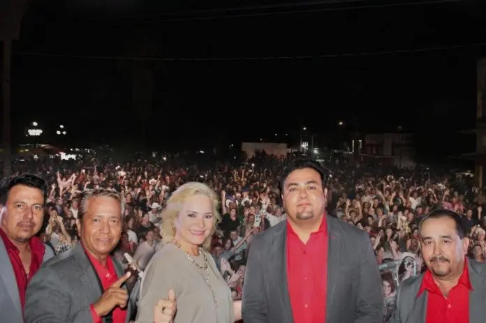 Laura Jiménez celebra con éxito el Día del Minero en Villa de Palaú