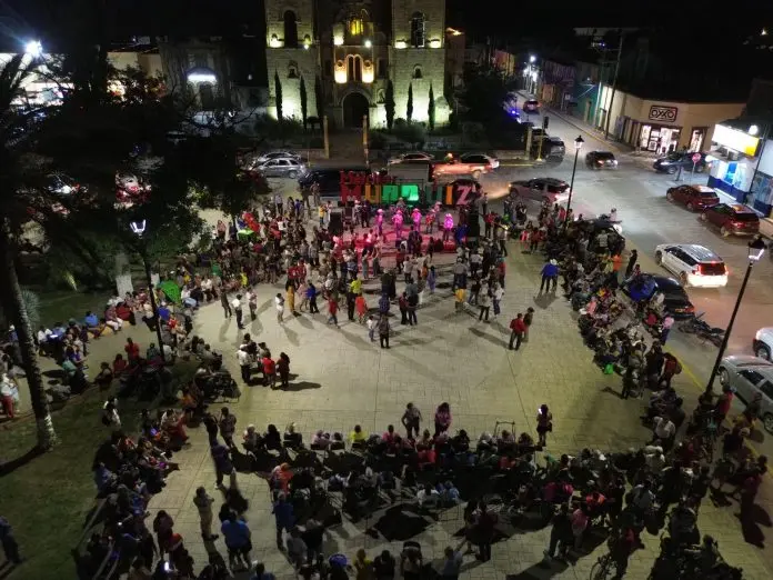 Con gran éxito se lleva a cabo “Unidos con Ritmo” en la plaza principal de Múzquiz y la Villa de Palaú