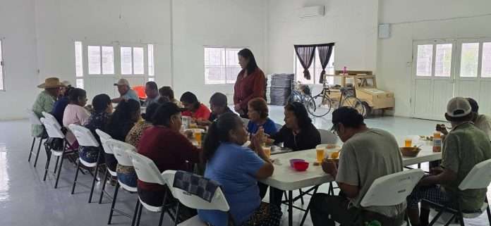Ofrecen centros comunitarios almuerzos a adultos mayores