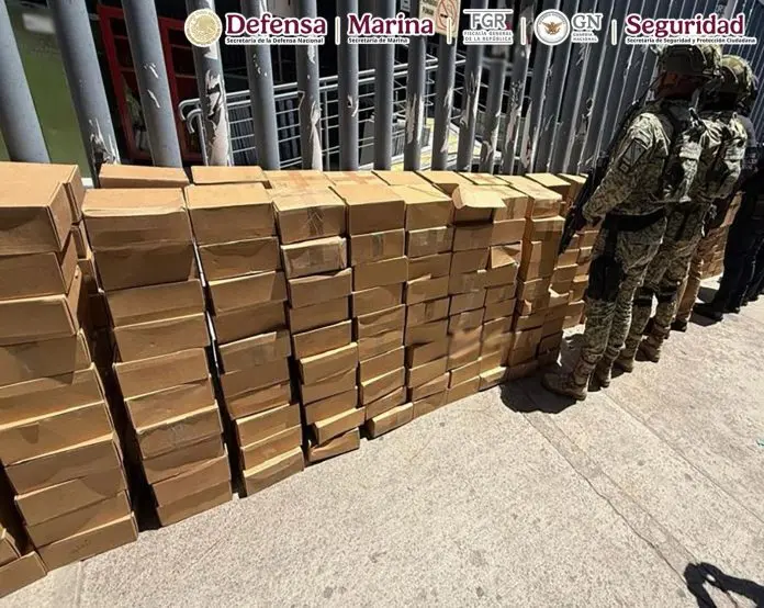 En Baja California se impidió el traslado de más de una tonelada de metanfetamina que era transportada en un doble fondo