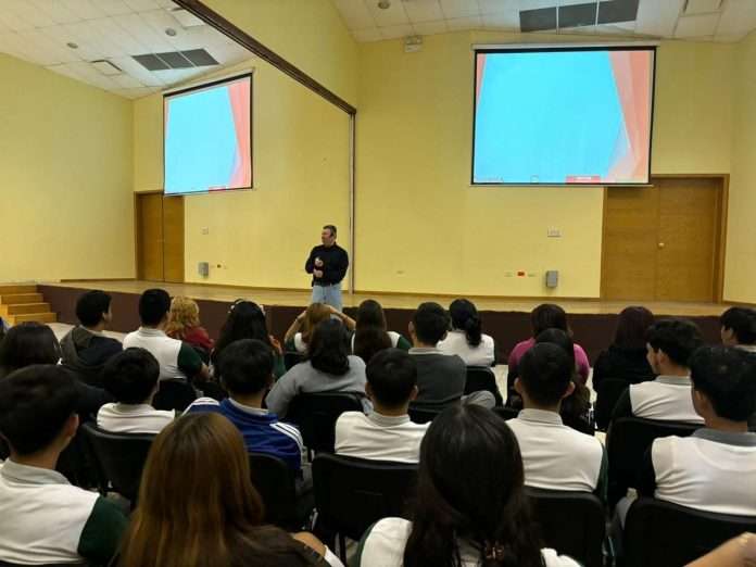 Convoca Turismo a comerciantes a plática