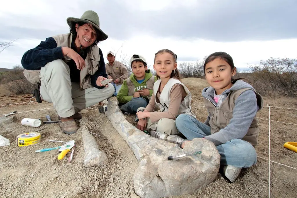 Vive la aventura del mundo de los dinosaurios en General Cepeda