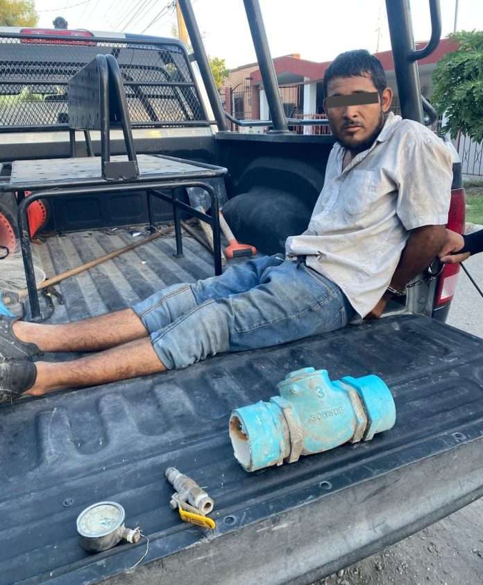 Detienen a ladrón de bomba de agua en Agujita
