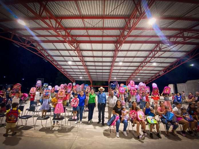 Avanza Progreso en la entrega de mochilas escolares: 85% de cobertura alcanzada