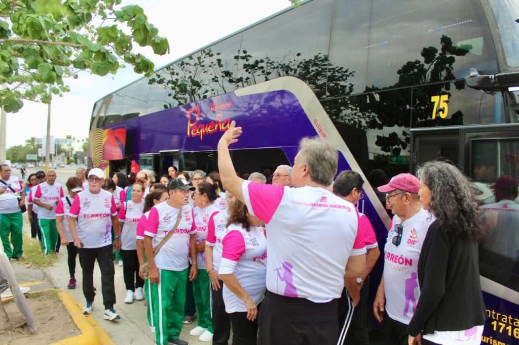 Adultos mayores del DIF Torreón acuden a Juegos Nacionales en Zinacantepec, Estado de México