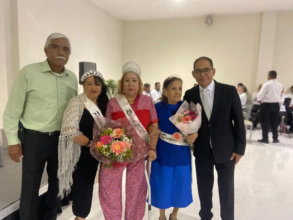 Coronan a la Reina de Jubilados y Pensionados del Municipio de Torreón