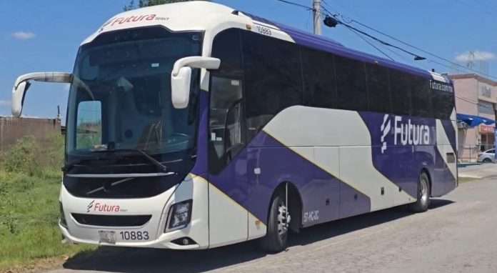 El autobús y los dos operadores fueron asegurados