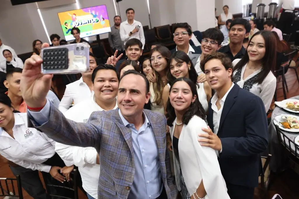 Impulsamos el diálogo directo y la participación activa de la juventud coahuilense: Manolo Jiménez