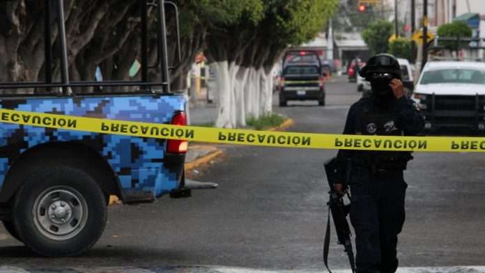 Niña huye de su hogar por miedo a ser castigada; termina privada de su libertad