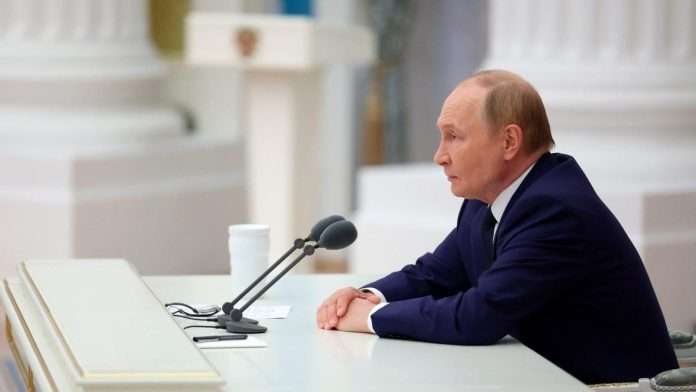 Putin plantea conservar control en Donbás a cambio de detener avances militares