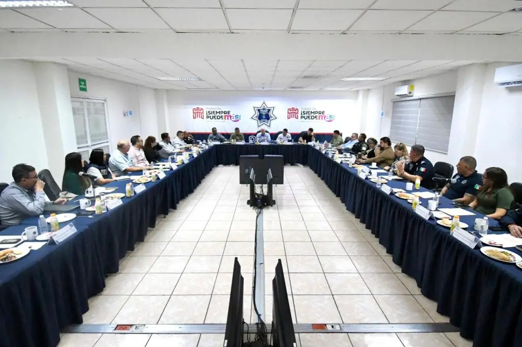 Román Cepeda pide reforzar la revisión a personal de seguridad en antros